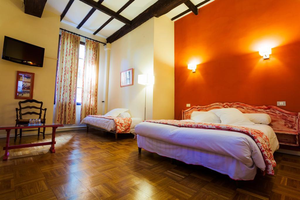 Auberge Du Pont Romain Sommières 部屋 写真