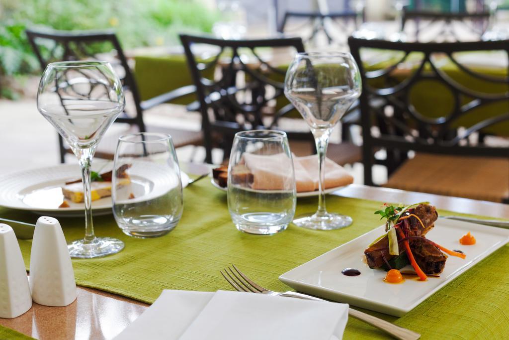 Auberge Du Pont Romain Sommières エクステリア 写真